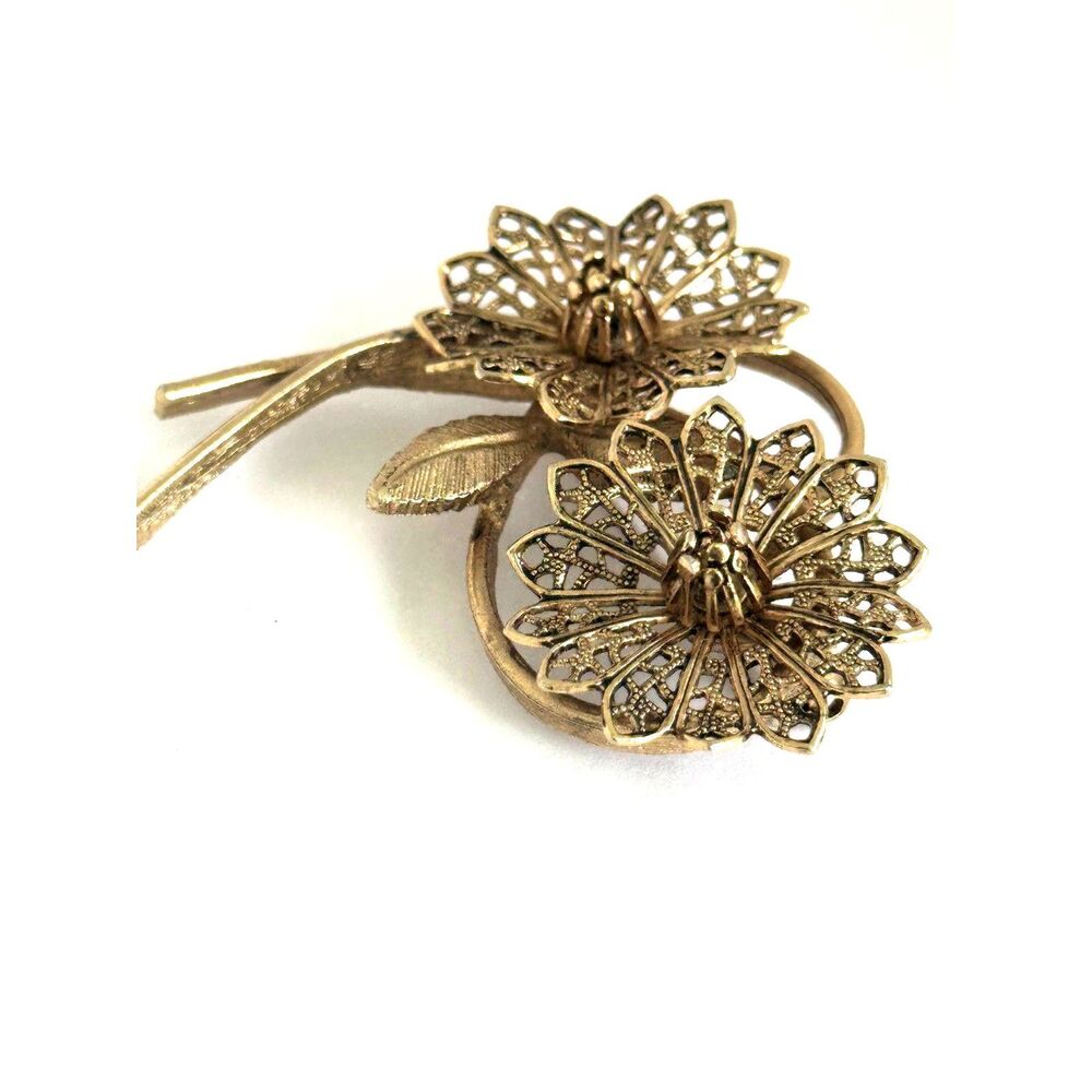 Vintage Flower Gold Tone Filigree Floral Stem Brooch